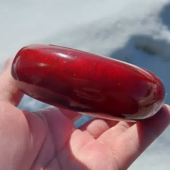 Vintage Bakelite Red Resin Dome Bangle Bracelet - Picture 12 of 16
